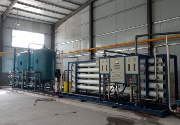 30T全不銹鋼反滲透設備安裝調試完成